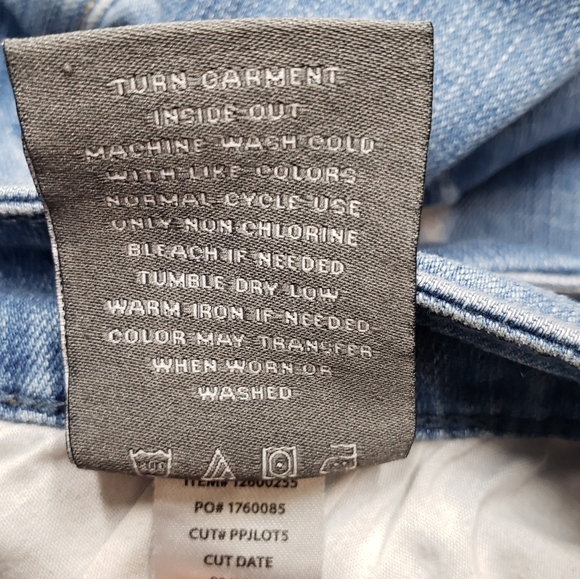 Torrid Crop Boyfriend Straight Stretch Mid-Rise Jean Cropped Size 20R - Picture 6 of 15